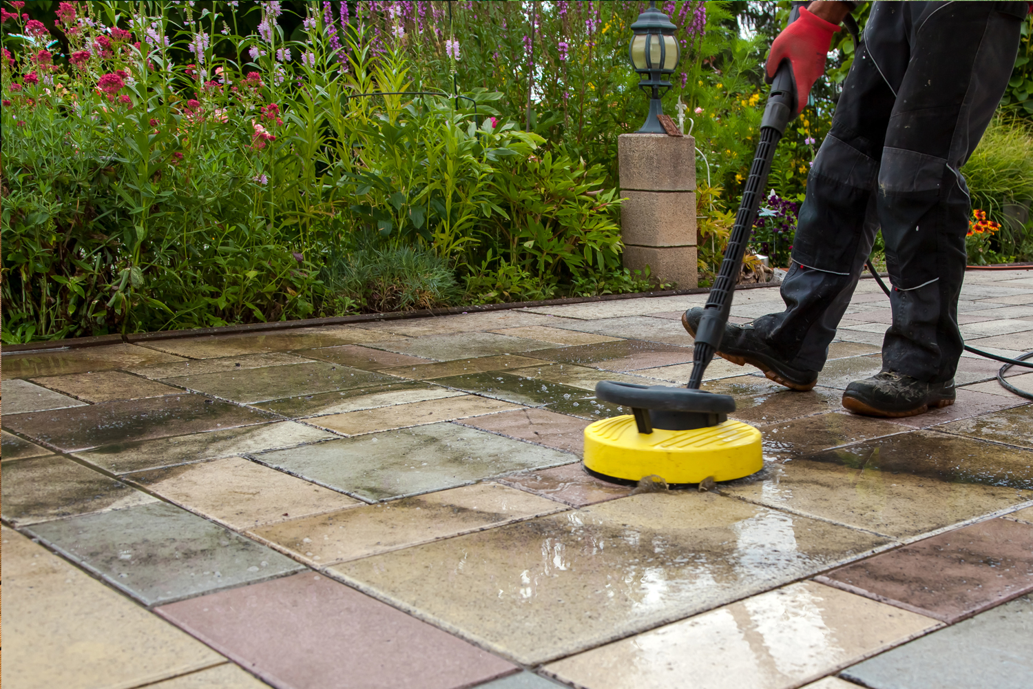 Water pressure of driveways, sideways and gutters mallorca